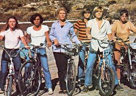 ANNEES 80, 80's, eighties, Série, feuilleton, verano-azul, le bel été, espagne, espagnol, vélo, plage, enfants, nostalgie, souvenirs, télé, tv, FR3